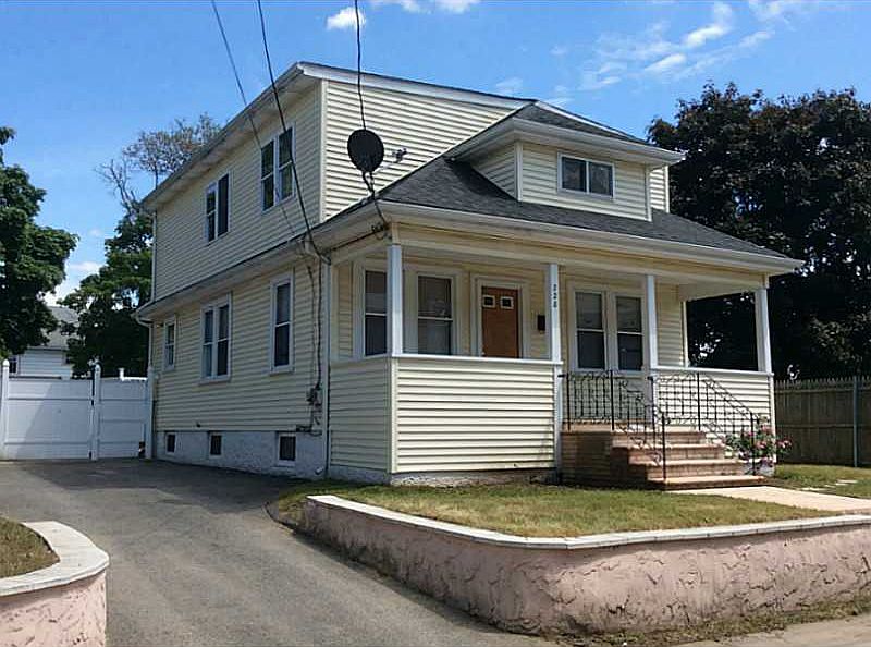 1st image of 228 S Clarendon St