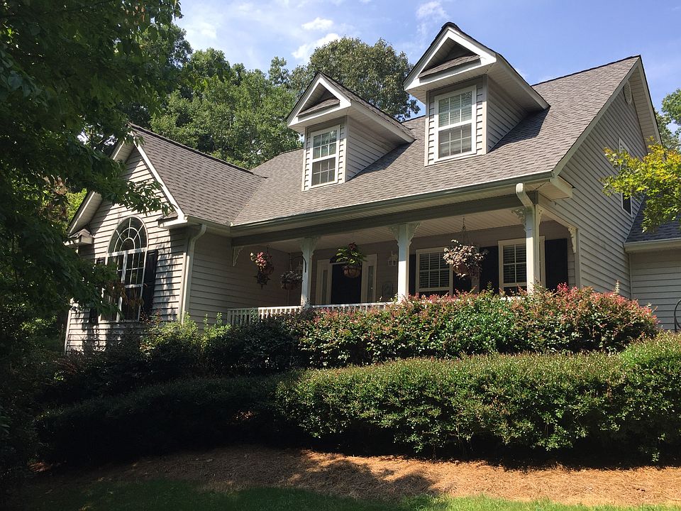 1st image of 216 White Oak Ln