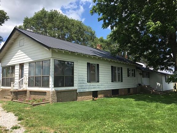 3rd image of 2368 N Red Hill Dr