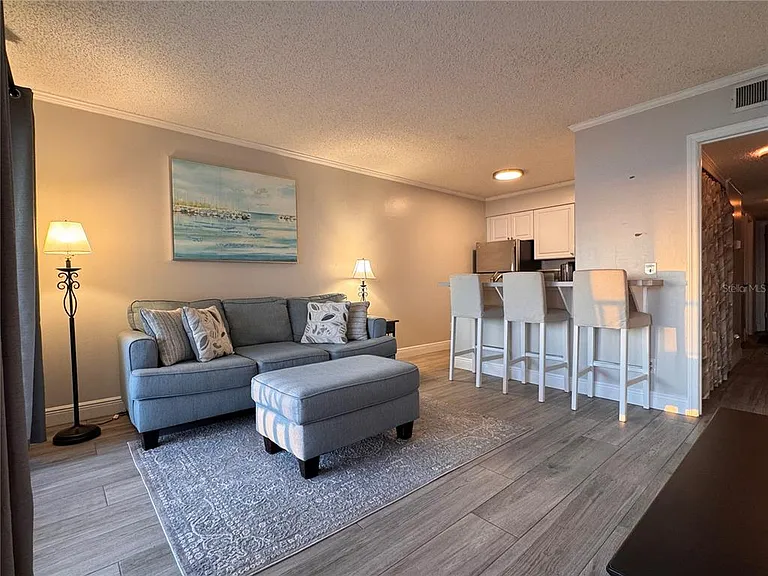 N Rocky Point Dr — Photo 2