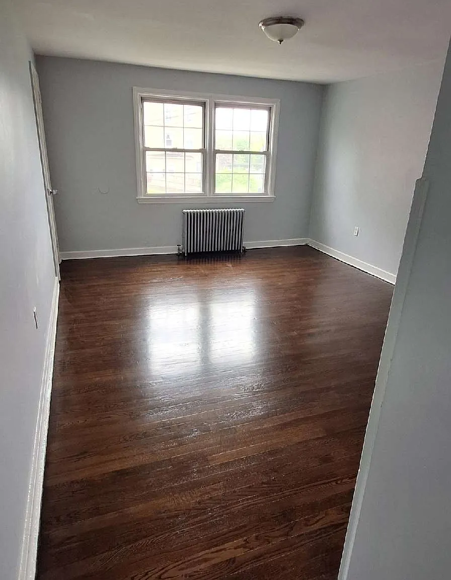 Maryland Court Apartments — Photo 4