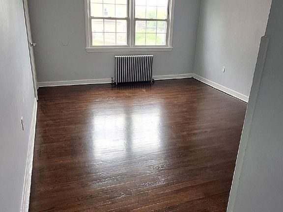 4th image of 443 Maryland St