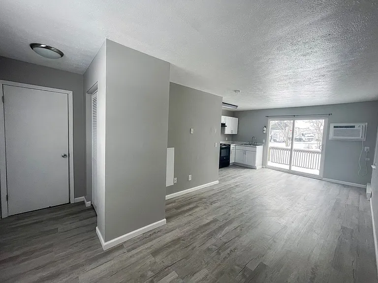 Clinic Court Apartments — Photo 43