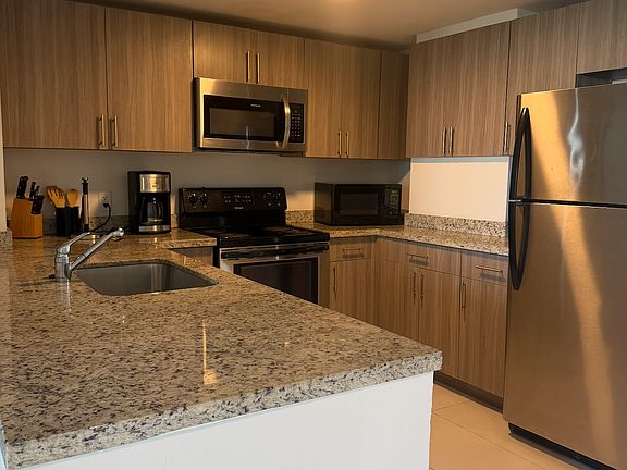 4th image of 1710 SW 27th Ave #500