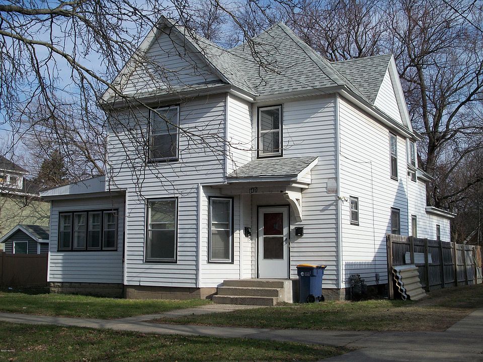 1st image of 845 Worden St SE