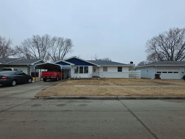 608 E 18th St, South Sioux City, NE 68776