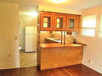 5th image of 501 W Cox St