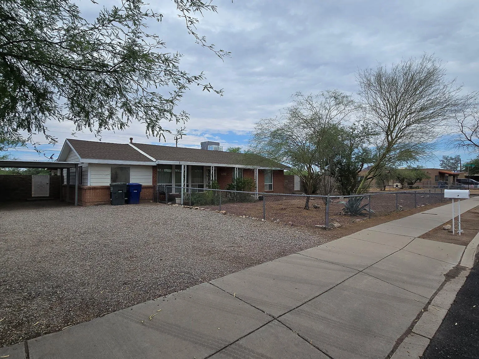 3 bed, 1.0 bath, 1568 sqft, $1,795 — Photo 2