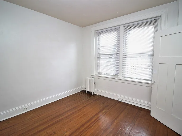 Avon Apartments — Photo 16