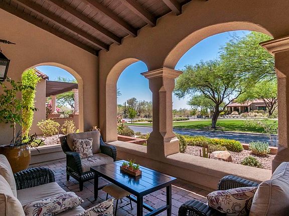 Cozy Front Porch Park View