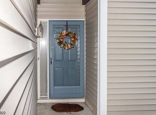 201 Broadmoor Ct #8-2703, Union, NJ 07083