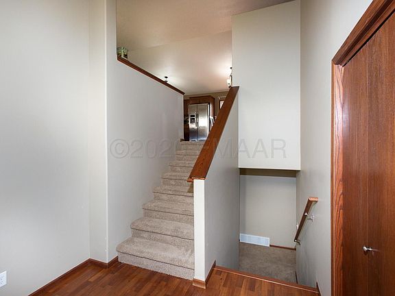 5th image of 1222 44th Ave W