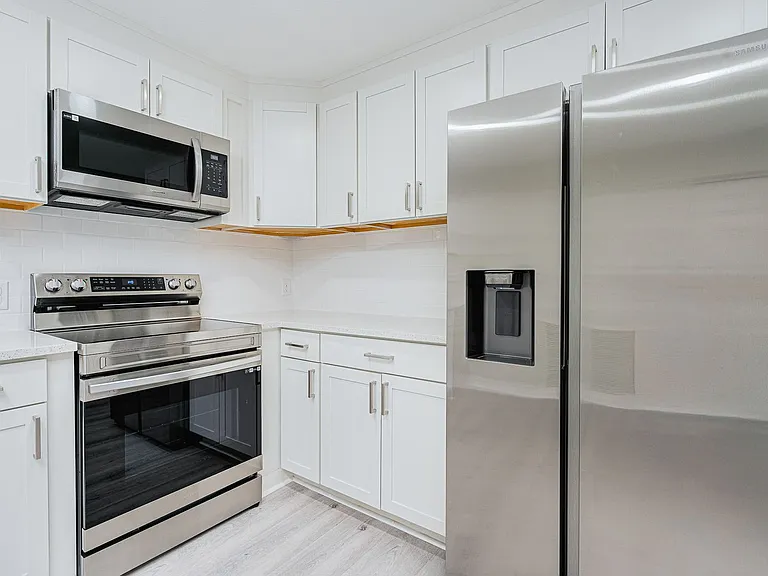 1707 Evergreen St — Photo 14
