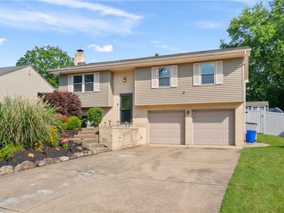 1908 Sheplar Dr, South Park, PA, 15129