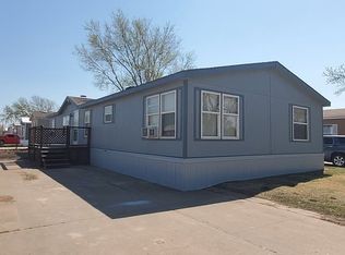 312 Conestoga Dr, Newton, KS 67114