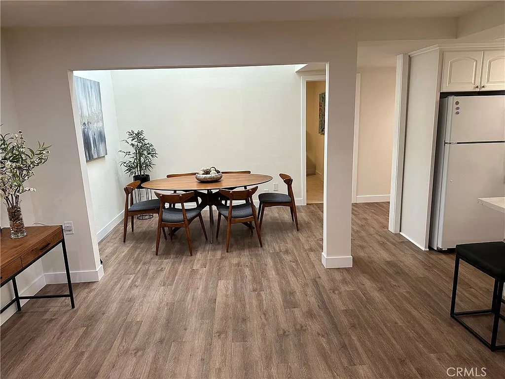 2 bed, 1050 sqft, $3,350 — Photo 4
