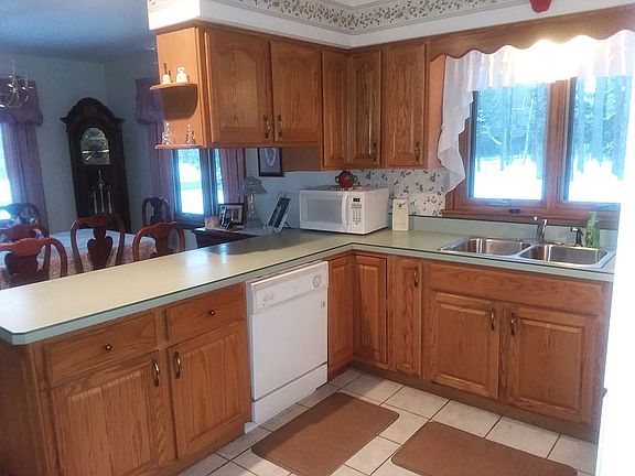 3rd image of 35897 Danner Dr