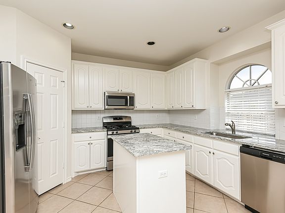 4th image of 5909 Portridge Dr