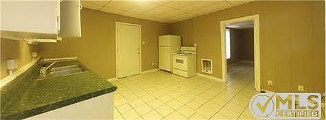 3rd image of 407 Franklin St APT 5