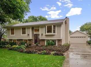 6646 NW 51st St, Johnston, IA 50131