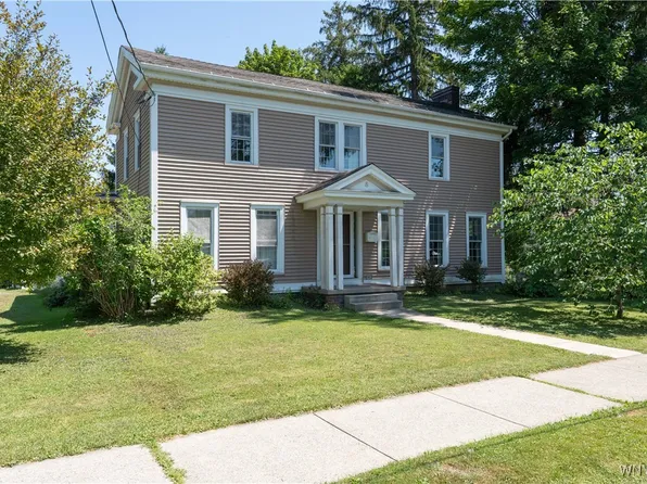 8 Jefferson St, Attica, NY 14011