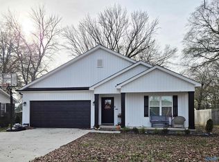 405 Cedar St, Hartselle, AL 35640