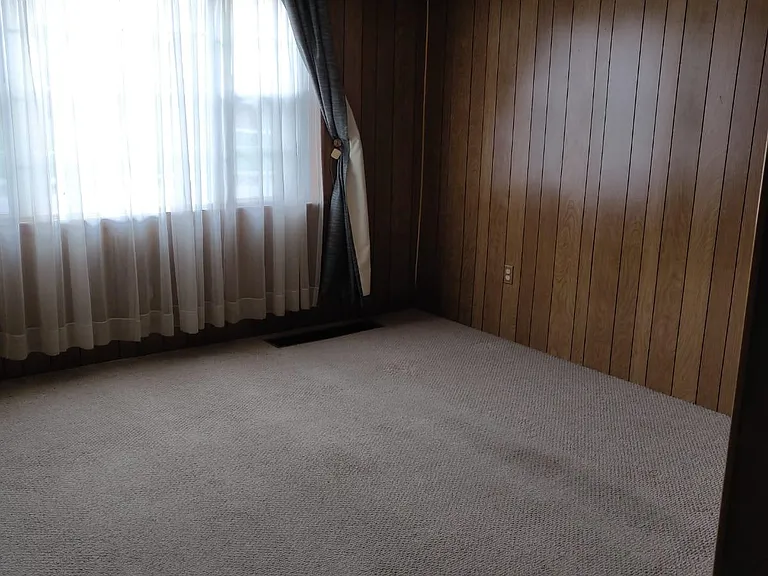 1344 Linwood Ave — Photo 18