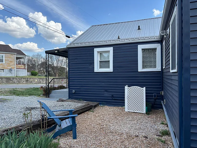 950 Morgan Ave SE — Photo 45