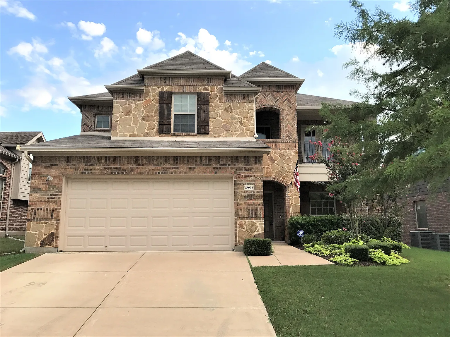 4 bed, 3.5 bath, 3344 sqft, $2,900 — Photo 1