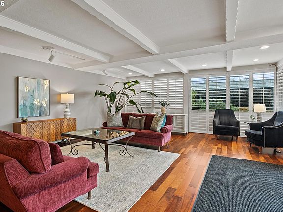 3rd image of 4460 SW Scholls Ferry Rd APT 8