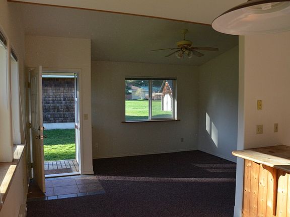 4th image of 1340 Corona Ave