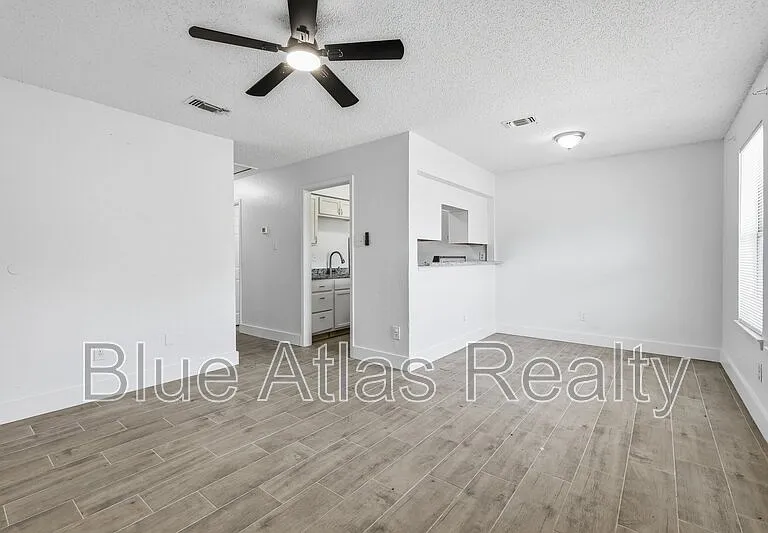 5517 Wellesley Ave — Photo 5