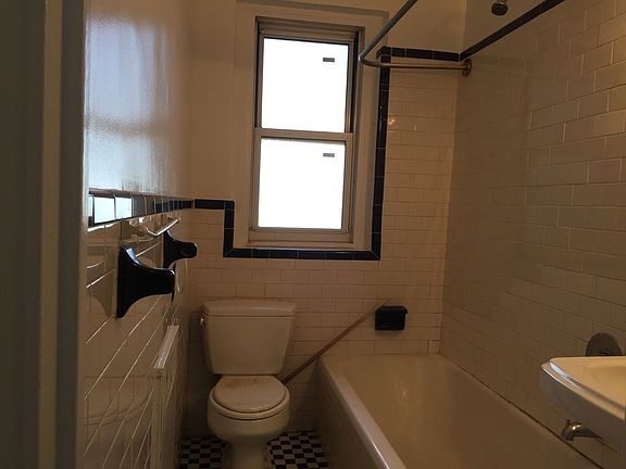 4th image of 40 Shore Blvd APT 1F