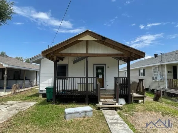 143 N 2nd St, Golden Meadow, LA 70357