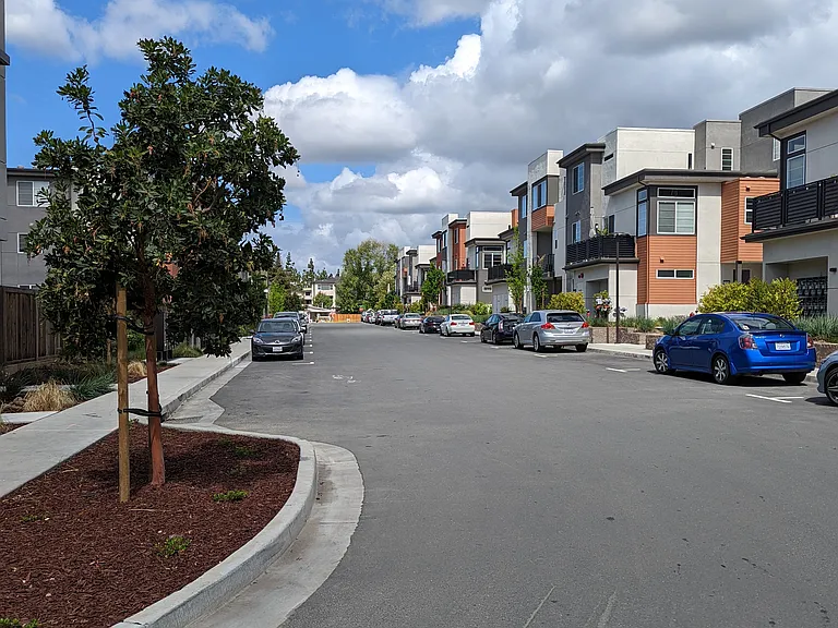 420 Arc Ct — Photo 1