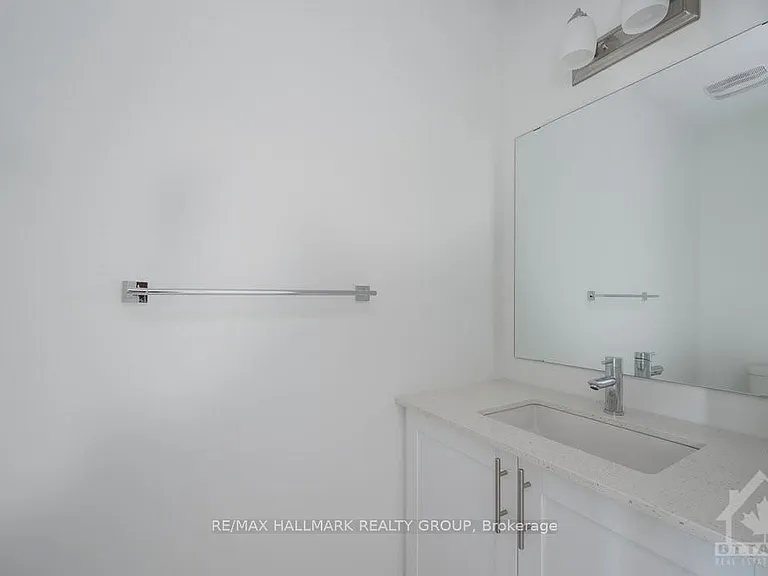 47 Moosonee Cres — Photo 5
