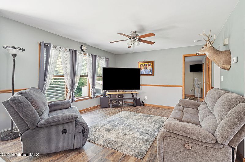 4th image of 148 Riverview Road