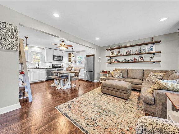 5th image of 3433 Manassas Dr