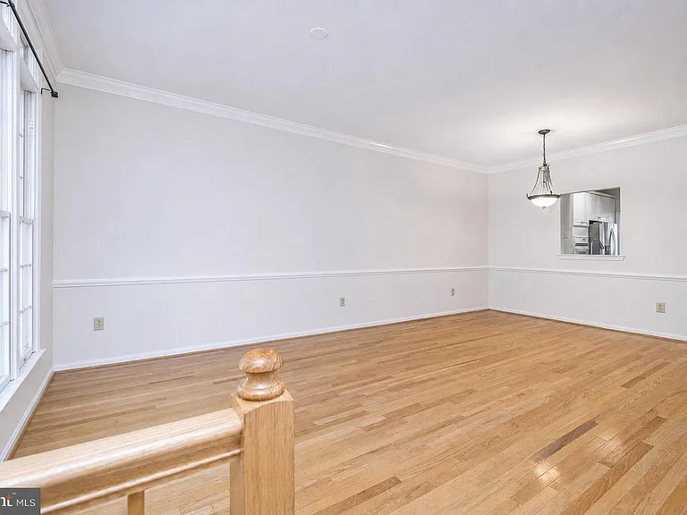3940 Kathryn Jean Ct — Photo 4