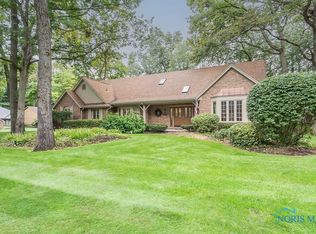 4805 Fairway Ln, Sylvania, OH 43560