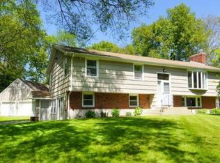 7 Robert Rd, Holliston, MA 01746