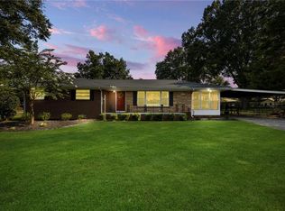 102 Larkwood Cir, Cartersville, GA 30120