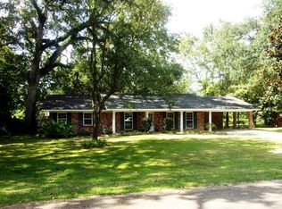 104 Buckingham Dr, Lafayette, LA 70503