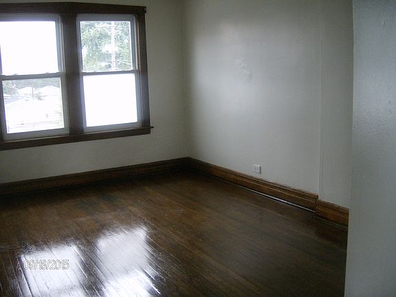 3rd image of 1715 N McVicker Ave APT 2