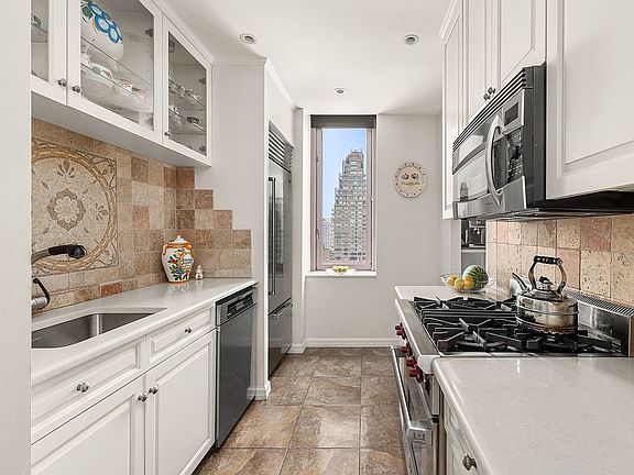 3rd image of 524 E 72nd St #33CDE