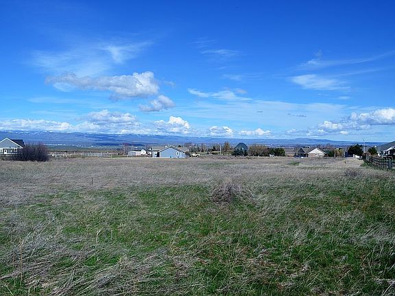 4th image of 301 Meadow View Dr #6