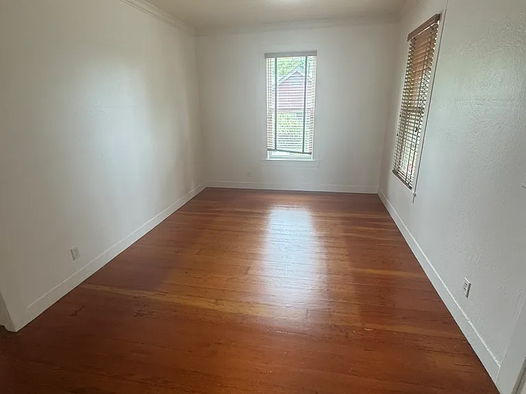 261 Randolph St — Photo 11