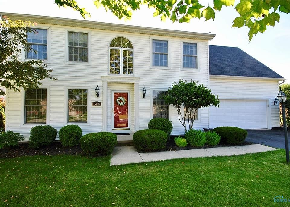 1st image of 26487 Oak Meadow Dr W