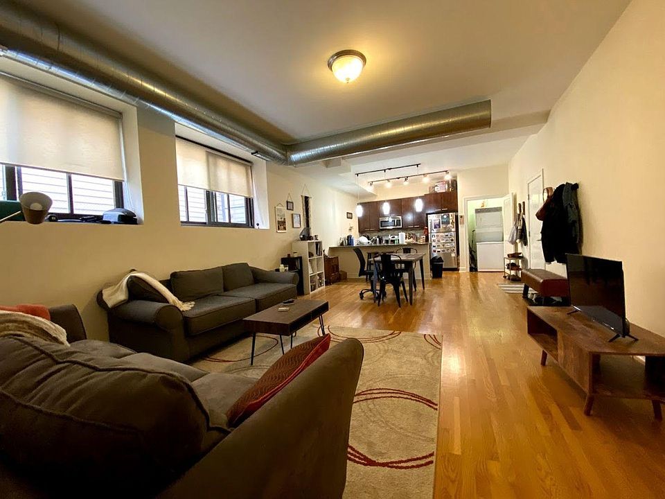 1st image of 2774 N Milwaukee Ave #300