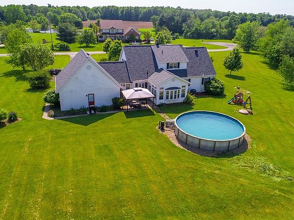 5th image of 11758 Hidden Lake Dr